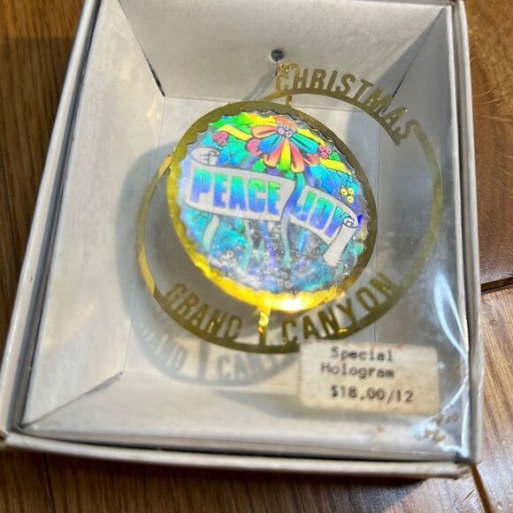 Vtg Laser Cut Gold Brass peace joy Holographic NIB - Picture 4 of 6